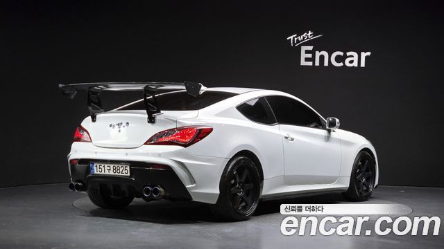 Hyundai Genesis 2010 — photo 2