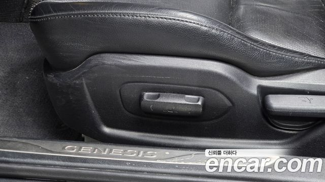 Hyundai Genesis 2010 — photo 18