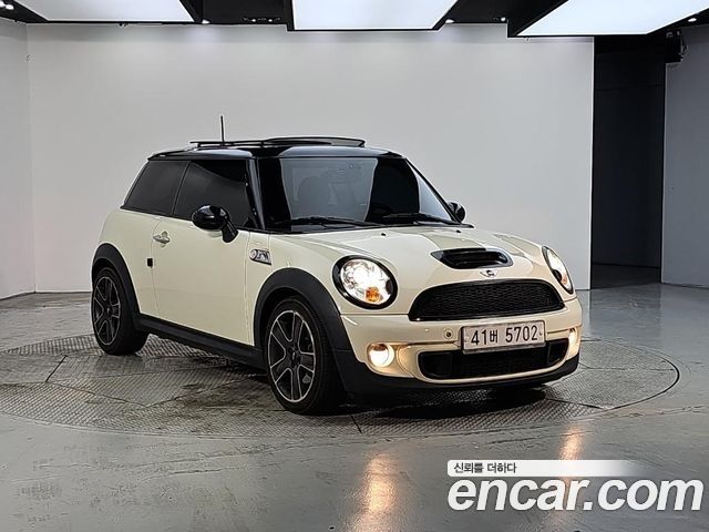 Mini Cooper 2011 — photo 2