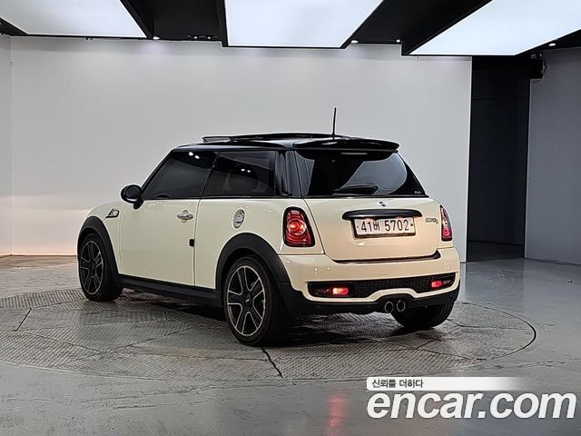 Mini Cooper 2011 — photo 3
