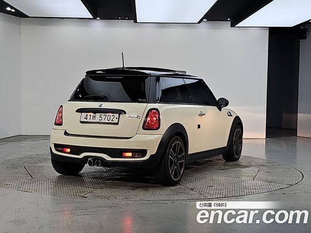 Mini Cooper 2011 — photo 4