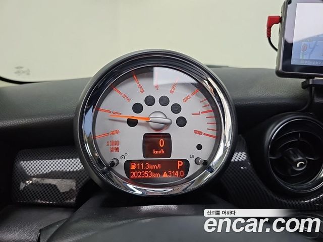 Mini Cooper 2011 — photo 7