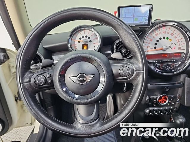 Mini Cooper 2011 — photo 9