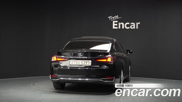 Lexus ES 2022 — photo 4