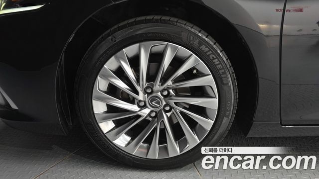 Lexus ES 2022 — photo 5