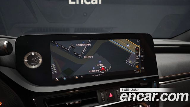 Lexus ES 2022 — photo 15