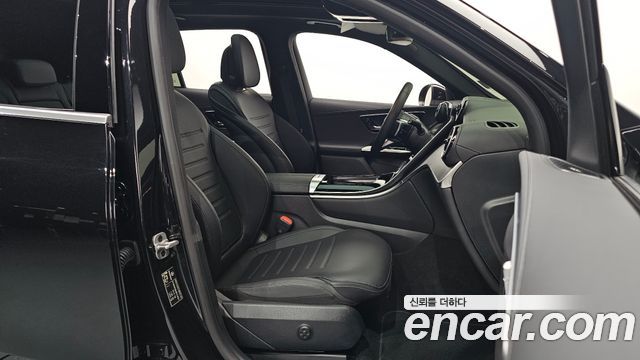 Mercedes-Benz GLC-Class 2024 — photo 13