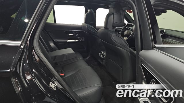 Mercedes-Benz GLC-Class 2024 — photo 16
