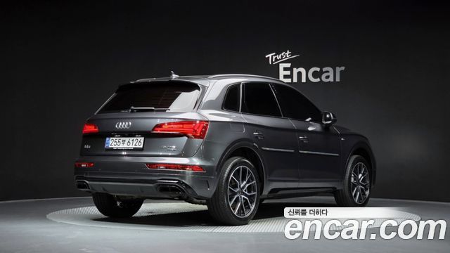 Audi Q5 2024 — photo 2