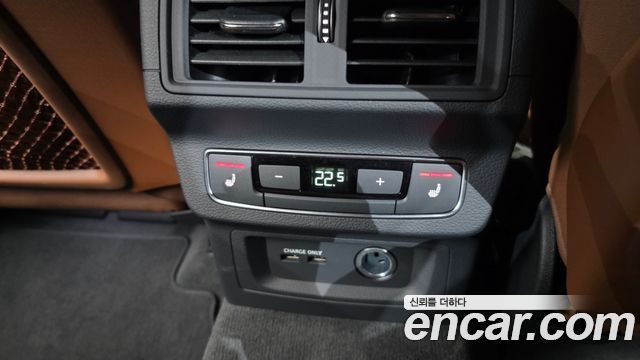 Audi Q5 2024 — photo 25