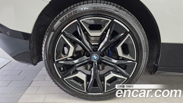 BMW iX 2022 — photo 5