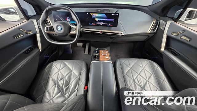 BMW iX 2022 — photo 10