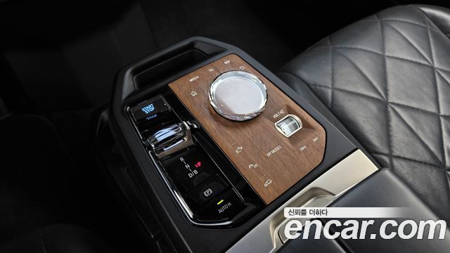 BMW iX 2022 — photo 12