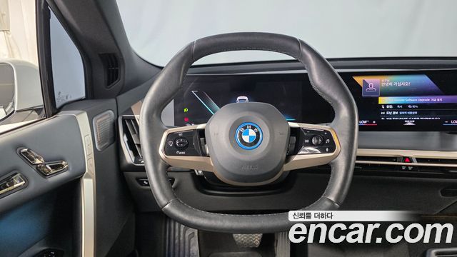 BMW iX 2022 — photo 18