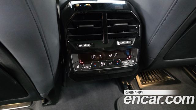 BMW iX 2022 — photo 24