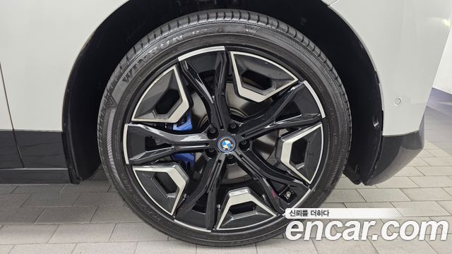 BMW iX 2022 — photo 7