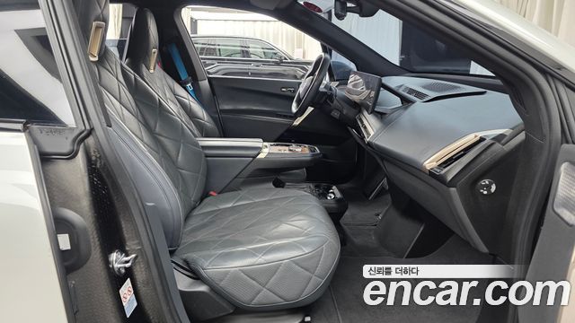 BMW iX 2022 — photo 16