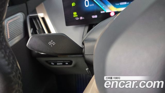 BMW iX 2022 — photo 30