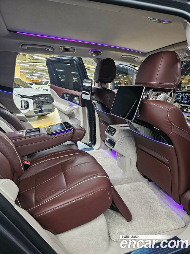 Mercedes-Benz GLS-Class 2022 — photo 11