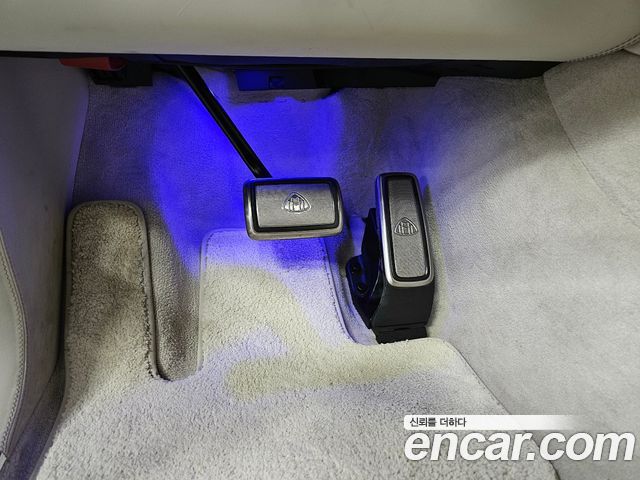Mercedes-Benz GLS-Class 2022 — photo 17