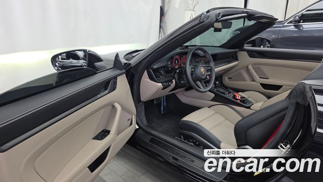 Porsche 911 2025 — photo 13