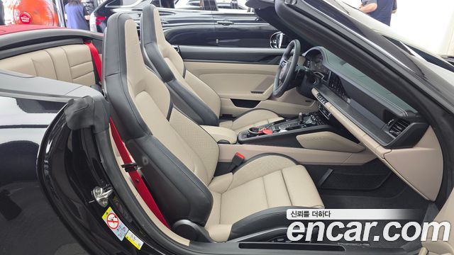 Porsche 911 2025 — photo 17