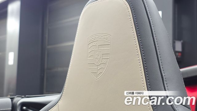 Porsche 911 2025 — photo 28