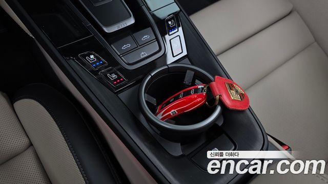 Porsche 911 2025 — photo 30