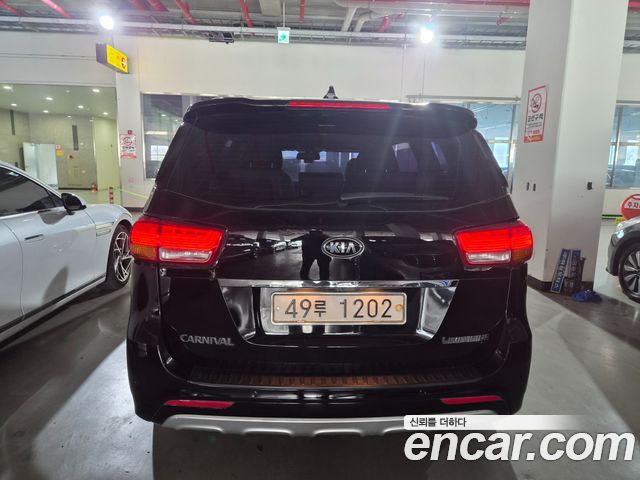 Kia Canival 2018 — photo 4