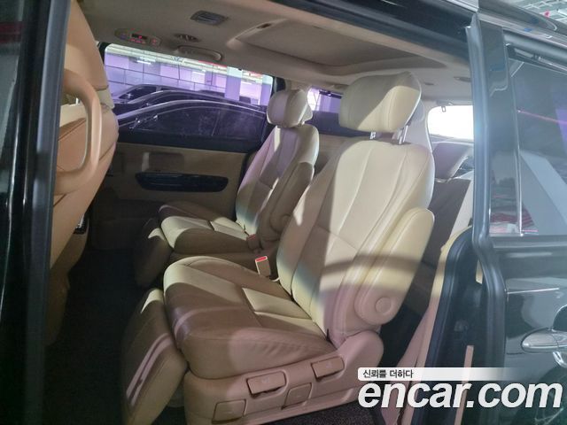 Kia Canival 2018 — photo 6