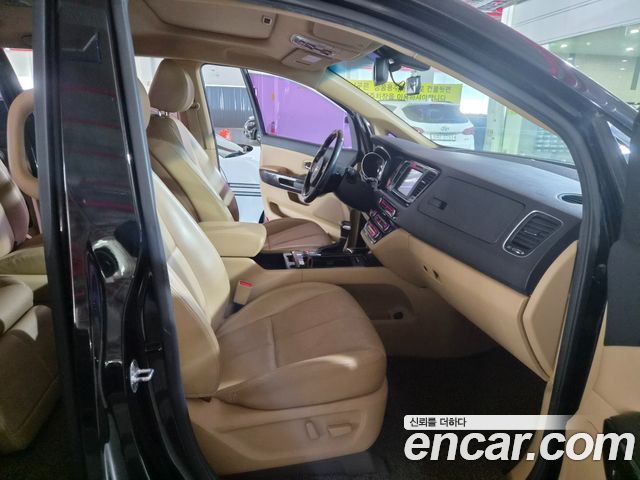Kia Canival 2018 — photo 7