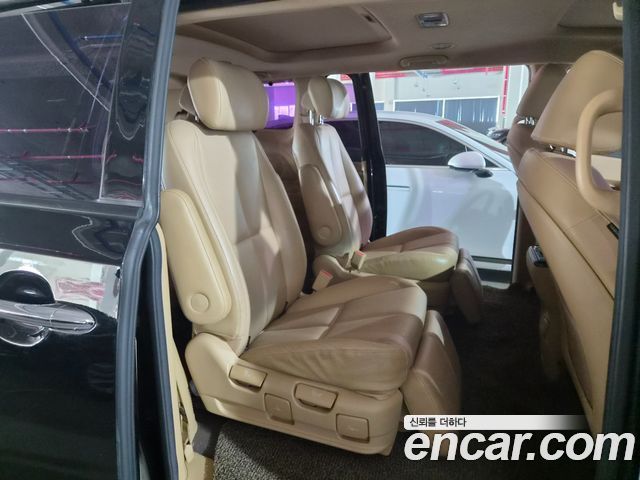 Kia Canival 2018 — photo 8