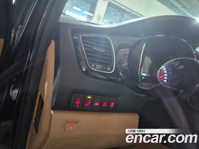 Kia Canival 2018 — photo 11