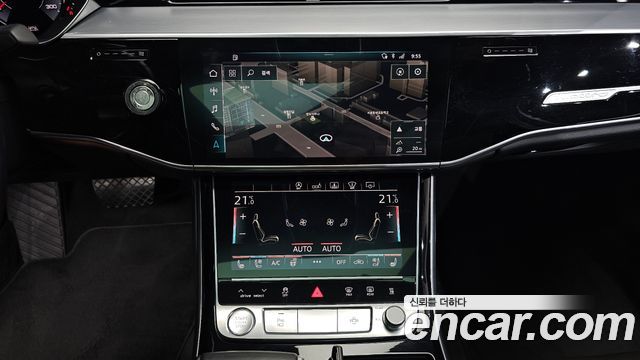 Audi A8 2020 — photo 20