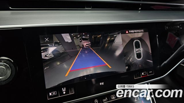 Audi A8 2020 — photo 21