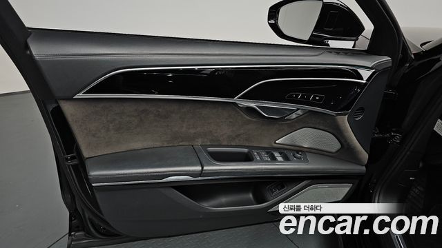 Audi A8 2020 — photo 14