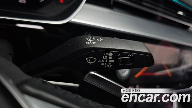 Audi A8 2020 — photo 33