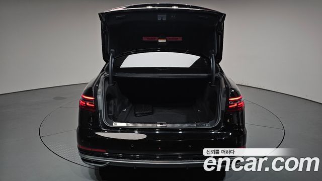 Audi A8 2020 — photo 39