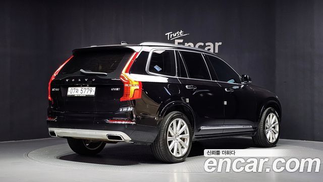 Volvo XC90 2019 — photo 2