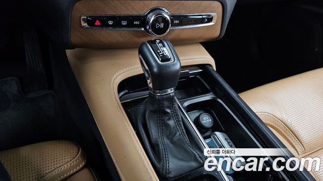 Volvo XC90 2019 — photo 9
