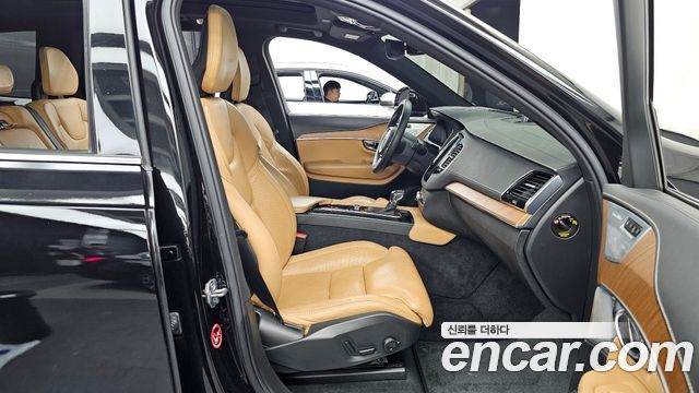 Volvo XC90 2019 — photo 11