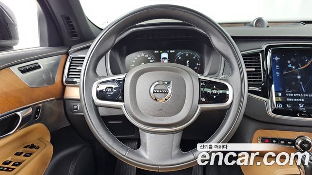 Volvo XC90 2019 — photo 13