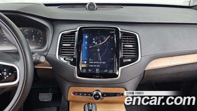 Volvo XC90 2019 — photo 14