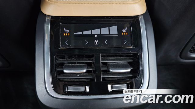Volvo XC90 2019 — photo 18