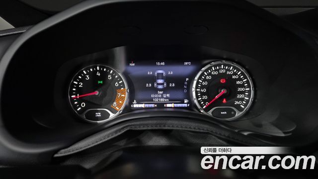 Jeep Renegade 2020 — photo 11