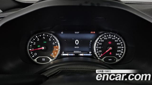 Jeep Renegade 2022 — photo 8
