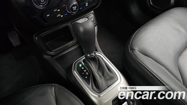 Jeep Renegade 2022 — photo 9