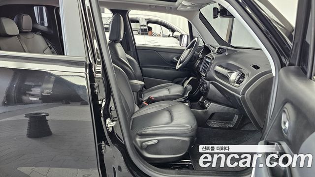 Jeep Renegade 2022 — photo 11