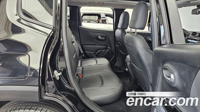 Jeep Renegade 2022 — photo 12