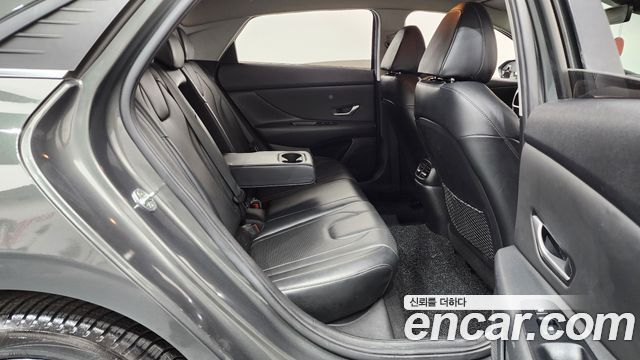 Hyundai AVANTE 2021 — photo 17